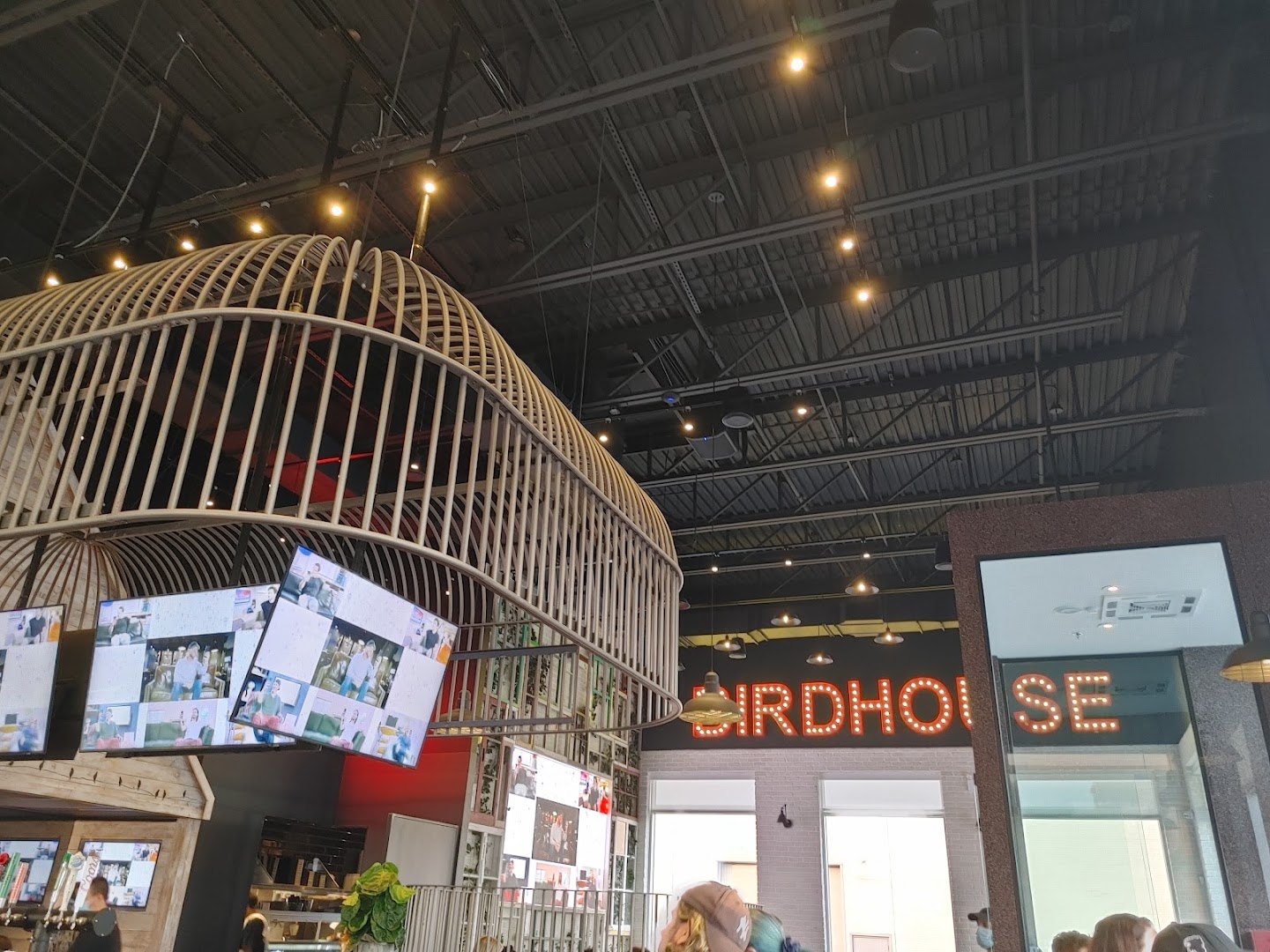 Birdhouse Wingerie & Bar