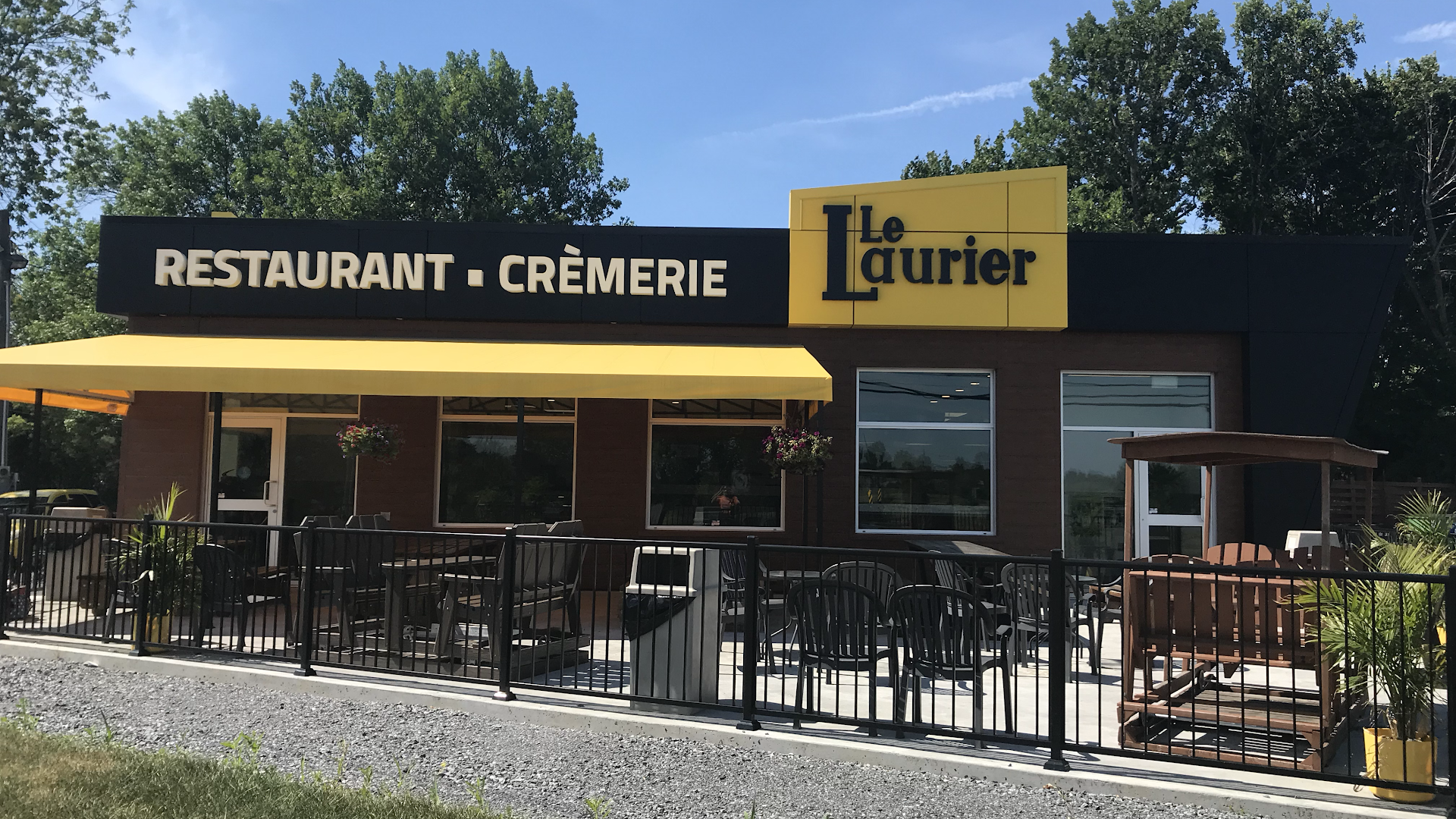 Le Laurier Restaurant/Crèmerie