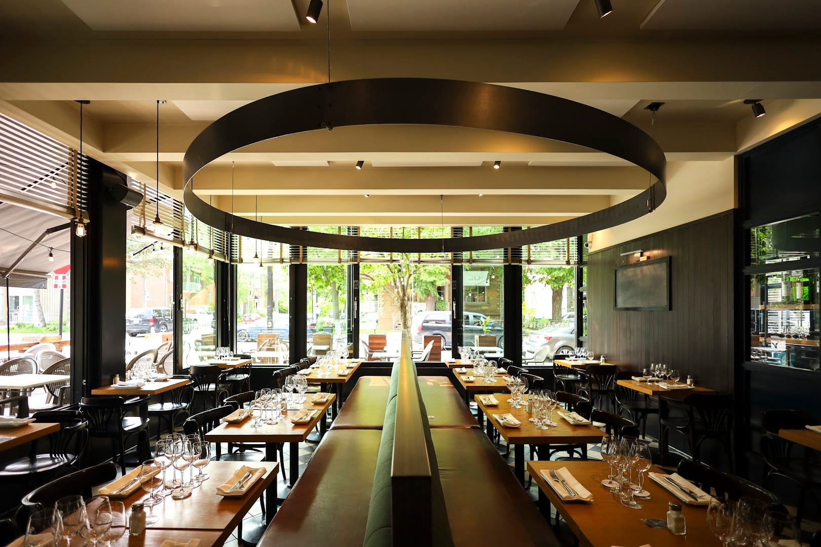 Les Cavistes – Bistro Bar à vin Boutique